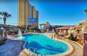 Pool - Townhouse walking distance to BEACH Free round of Golf & Activities Daily! (Panama City Beach)