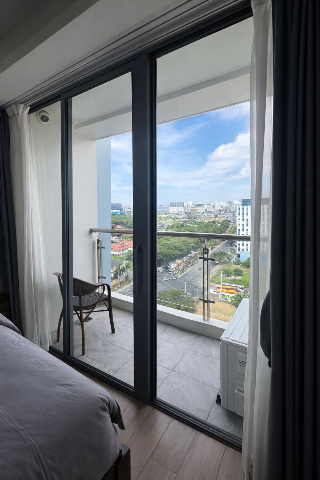 高档床上用品、羽绒被、记忆海绵床垫、免费迷你吧物品