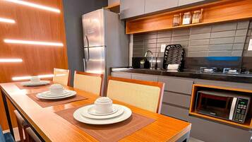 Deluxe Apartment | Dining