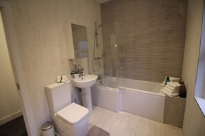 Appartement Affaires, 1 chambre | Salle de bain