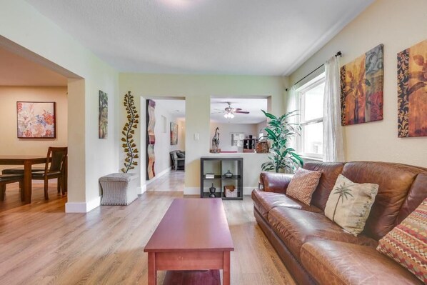 Smart TV - Spacious House near Fort Lauderdale - Minutes from the Beach (Plantation)