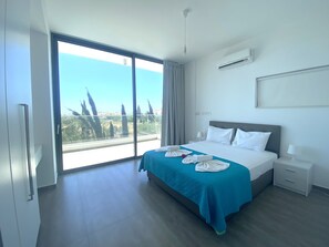 4 slaapkamers, een strijkplank/strijkijzer, wifi, beddengoed