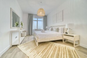2 bedrooms, iron/ironing board, free WiFi, bed sheets - Gorgeous 2 Bedroom Apartment With Sea Views (Dubai)