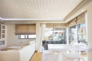 Ma President Suite | Living area | TV - DeMaNi President Suites (Sitia)