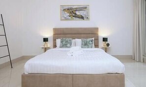 1 bedroom, iron/ironing board, WiFi (free), bed sheets - Poolside Apt 15 Min to Airport & Downtown Dubai (Dubai)