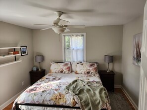 2 Schlafzimmer, Schreibtisch, Bügeleisen/Bügelbrett, kostenloses WLAN