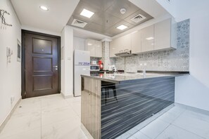 Fridge, microwave, oven, dishwasher - Spacious 1 Bed in Mag 525 Dubai South (Dubai)