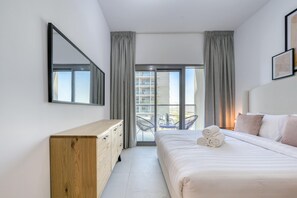 Iron/ironing board, free WiFi, bed sheets - Spacious 1 Bed in Mag 525 Dubai South (Dubai)