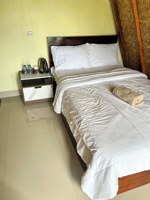 Double Room, Patio, Mountain View | Desk - Pinggan glamping ground (Kintamani)