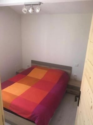 1 Schlafzimmer, Bügeleisen/Bügelbrett