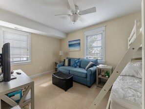 5 habitaciones, tabla de planchar con plancha y wifi 