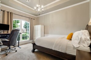 5 soverom, skrivebord, strykejern/-brett og wi-fi (inkludert)