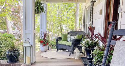 Salty Oak Cottage 1 mile from downtown Swansboro