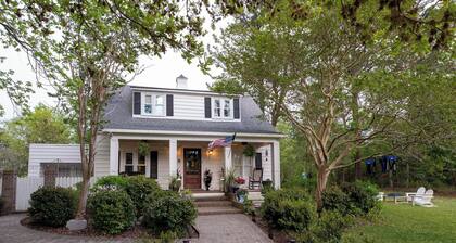 Salty Oak Cottage 1 mile from downtown Swansboro