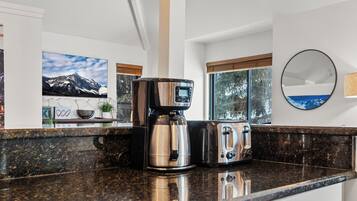 Condo | Bếp riêng | Tủ lạnh, lò vi sóng, lò nướng, bếp nấu