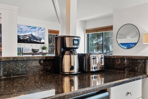 Lejlighed | Privat køkken | Køleskab, mikrobølgeovn, ovn, kogeplade