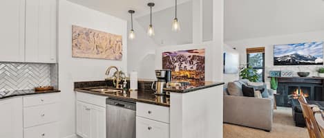 Condo | Private kitchen
