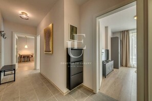 Interior - Oslo: A modern furnished apartment with parking (Sofia)