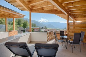 屋外ダイニングエリア