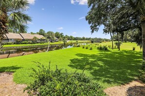 Property grounds - 908 Inverness Village ~ Direct Golf Course Views (Hilton Head Island)