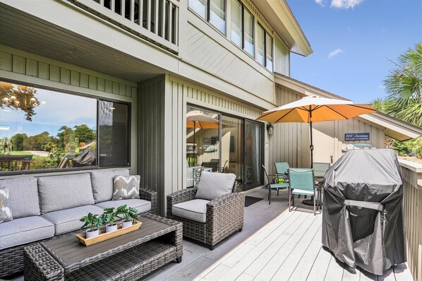 Outdoor dining - 908 Inverness Village ~ Direct Golf Course Views (Hilton Head Island)