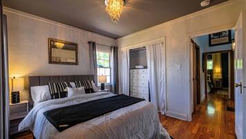 3 bedrooms, iron/ironing board, travel crib, free WiFi