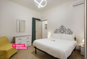 1 chambre, fer et planche à repasser, Wi-Fi gratuit, draps fournis