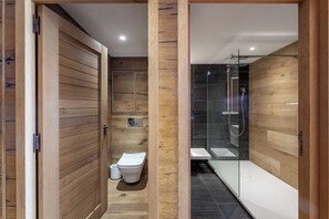 Bruser, hårtørrer, håndklæder