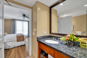 Shower - KBM Resorts | FREE CAR | Honua Kai | Ocean view | 2-Bedroom Condo with Huge Wraparound Lanai! HKK-413 (Lahaina)