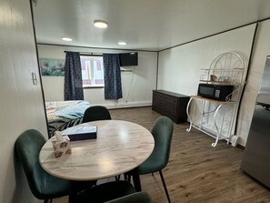 1 室のベッドルーム、WiFi、ベッドシーツ