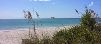 Bayside Manasota Key Condo With Easy Beach Access