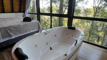 Bañera de hidromasaje privada