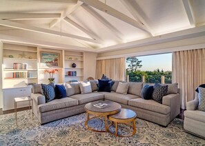 Smart TV, fireplace - Padre Paradise  (Del Monte Forest)