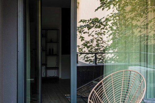 Madrid: A modern 2-bedroom apartment with parking