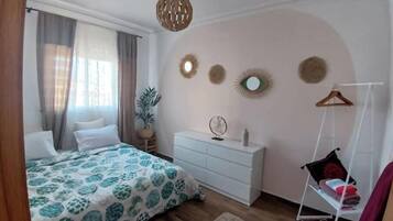 2 habitaciones, tabla de planchar con plancha, wifi y ropa de cama