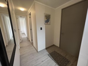 Apartemen, balkon | Area keluarga | TV