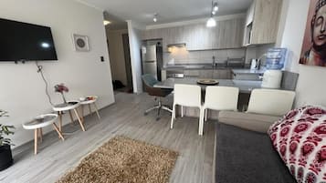 Appartement, balcon | Télévision