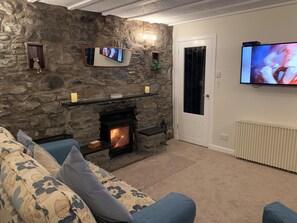 Living area - 1 bedroom cottage in Blair Atholl Pitlochry.     New listing, 10% off for April. (Blair Atholl, Pitlochry,)