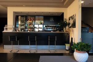 Café da manhã com buffet grátis todos os dias