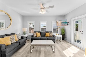 TV, video library - Beach Access and Large Pool (Miramar Beach)