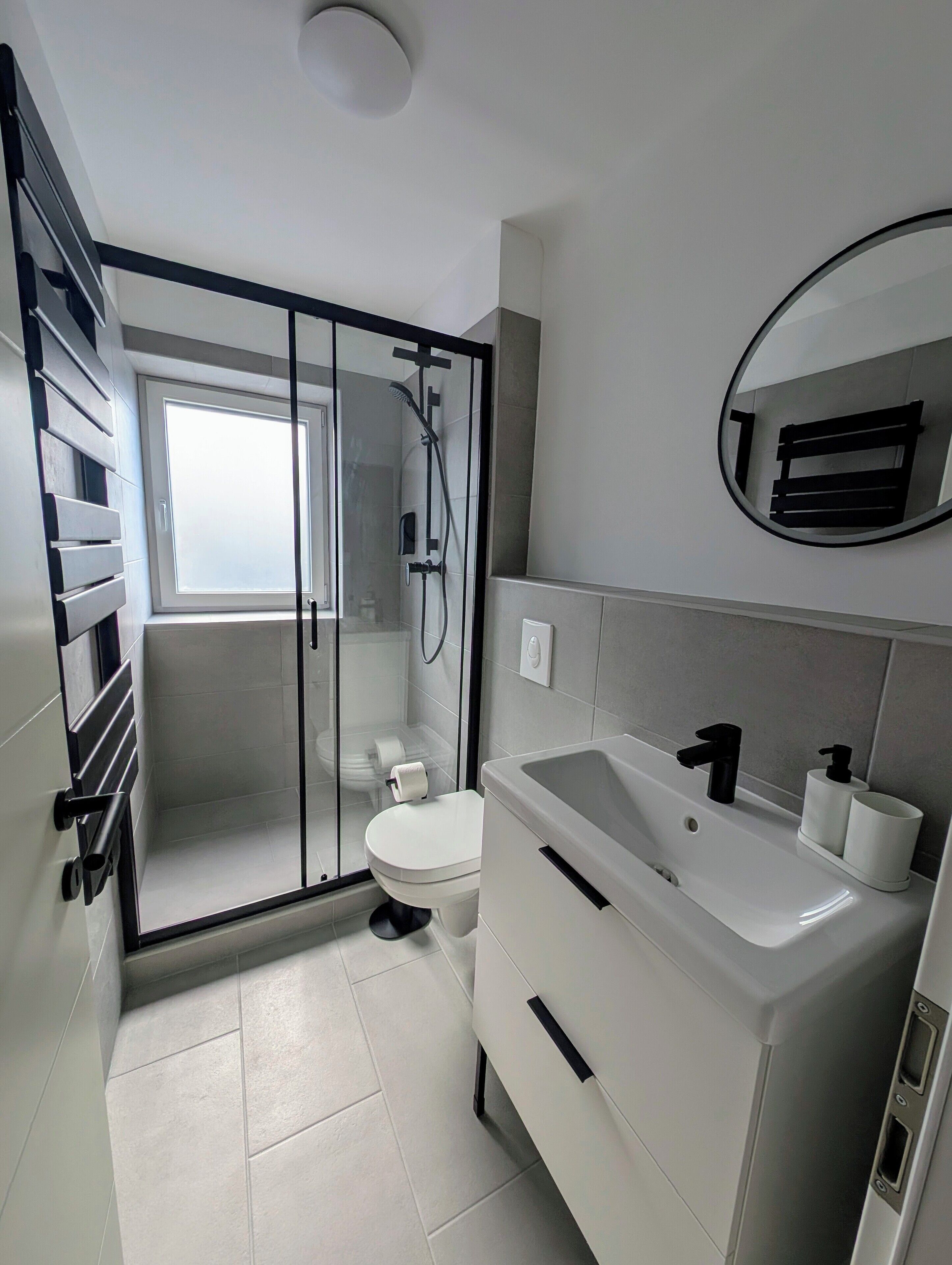 Appartamento, 2 camere da letto, vista montagna, al piano terra | Bagno | Doccia, asciugacapelli, asciugamani, sapone