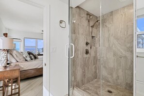 Hair dryer, towels - Longboat Key Towers 1004S by FVC (Longboat Key)