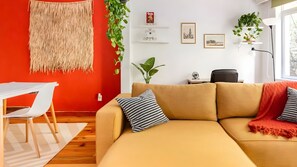Deluxe Apartment | Living area | Smart TV, Netflix, streaming services - Sunny Condesa (Mexico City)
