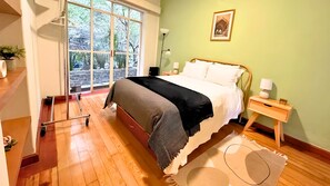 1 habitación, decoración personalizada y muebles diferentes