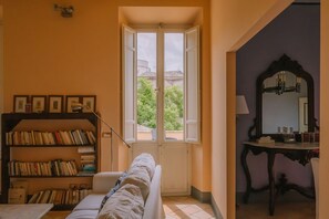 Living area - Penthouse to LIVE: in PALACE with terrace (Fermo)