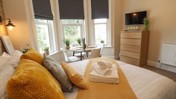 1 bedroom, iron/ironing board, free WiFi, bed sheets