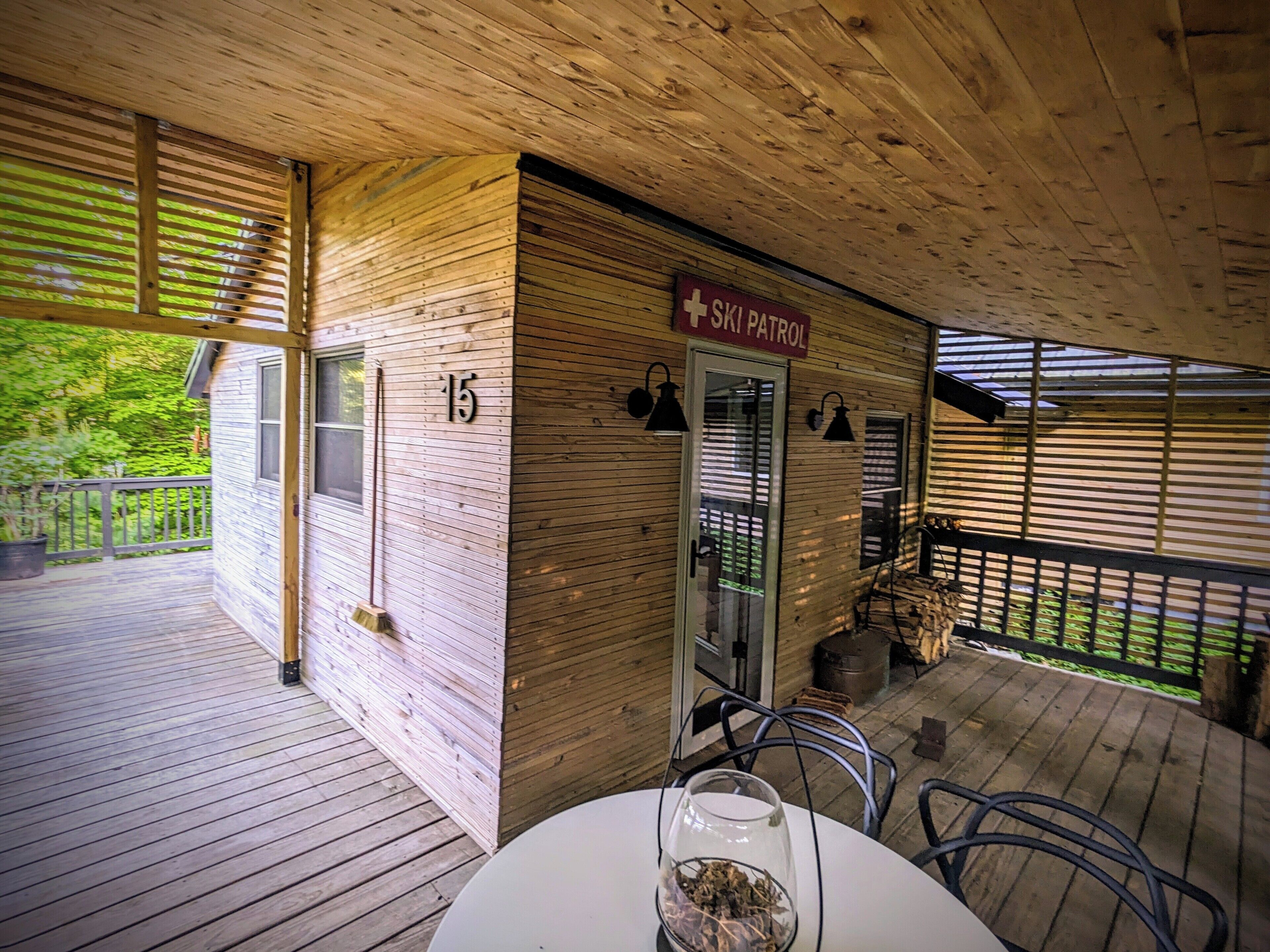 屋外ダイニングエリア