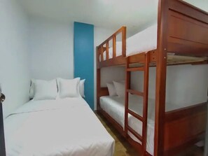 2 عدّة غرف نوم وواي فاي مجانًا وملاءات أسرّة