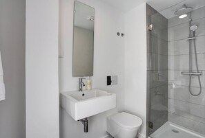 Departamento Deluxe, vista a la ciudad | Baño
