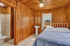 1 bedroom, bed sheets - Lake Front Cabin With a Pool and Bar & Grill (Smithville)